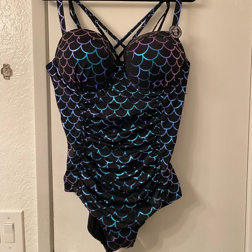 Torrid Mermaid scale swimsuit - Picture 3 of 6